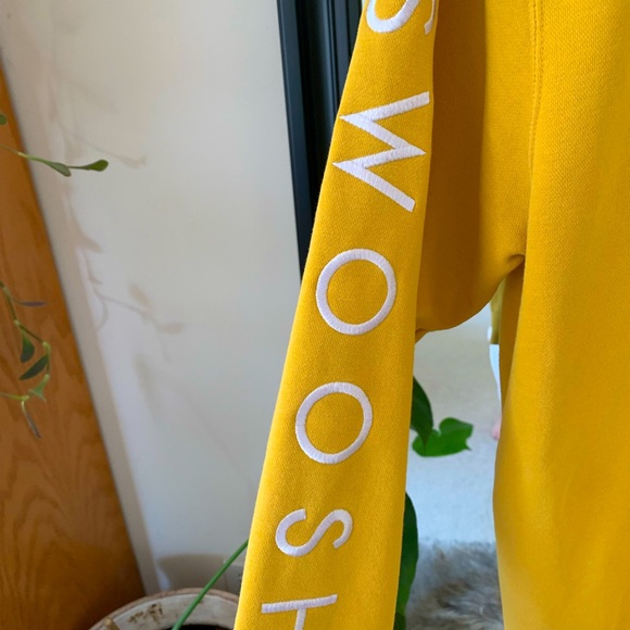 Y2K NIKE 90’s SWOOSH Logo Yellow Sweatshirt - Picture 3 of 6